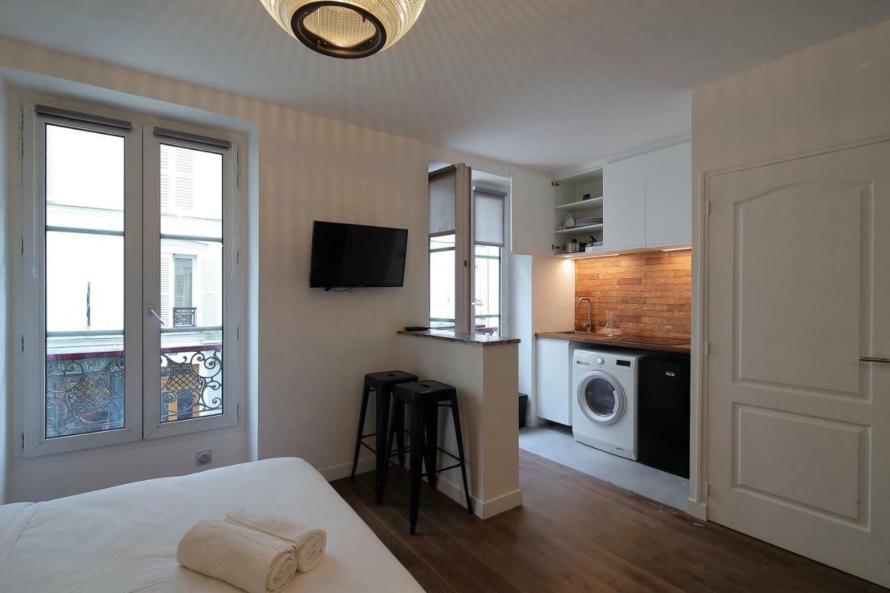 Studio De Charme Proche Tour Eiffel Et Rue Cler Apartment Paris Luaran gambar